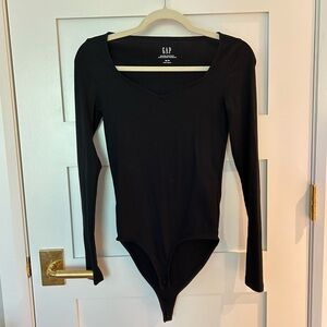 GAP black heart shaped neckline bodysuit